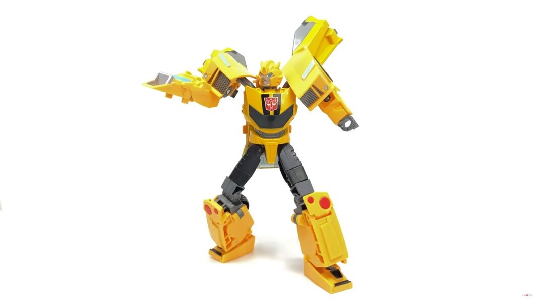 In Hand Image Of Transformers Earthspark Bumble Deluxe Class  (11 of 37)